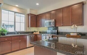 831 Sunburst Wy in Pomona, CA - Building Photo - Building Photo