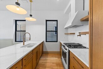 166 New York Ave in Jersey City, NJ - Building Photo - Building Photo