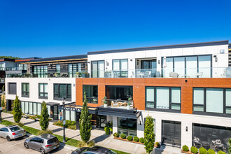 Wayzata Blu in Wayzata, MN - Foto de edificio - Building Photo