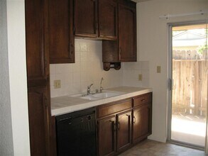 5707 N Valentine Ave in Fresno, CA - Building Photo - Building Photo