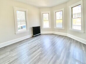 189 Whitwell St, Unit Unit 1 in Quincy, MA - Building Photo - Building Photo