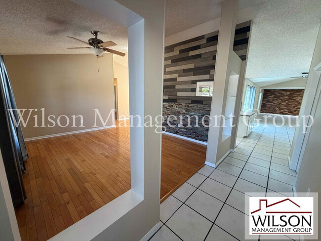 1366 Valhalla St in Deltona, FL - Building Photo - Building Photo