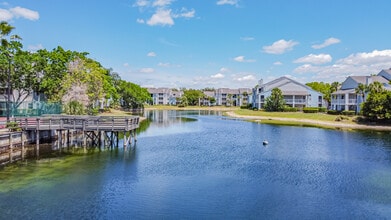 THE RETREAT AT VISTA LAKE in Ft. Myers, FL - Foto de edificio - Building Photo