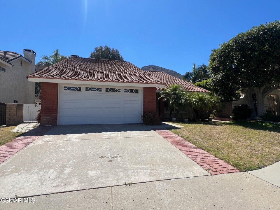3862 Lesser Dr in Thousand Oaks, CA - Building Photo