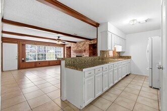 23007 Whispering Willow Dr in Spring, TX - Foto de edificio - Building Photo