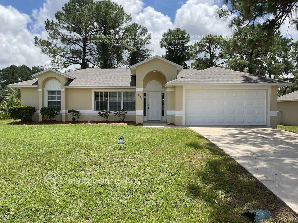 1758 Van Allen Cir in Deltona, FL - Foto de edificio