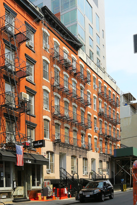 163  Ludlow Street in New York, NY - Building Photo