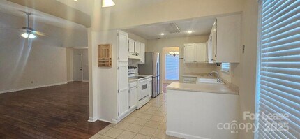 3738 Sweetgrass Ln in Charlotte, NC - Building Photo - Building Photo