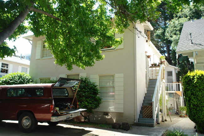 323 63rd St in Oakland, CA - Building Photo - Building Photo