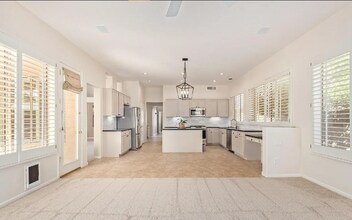 651 W Oriole Way in Chandler, AZ - Foto de edificio - Building Photo