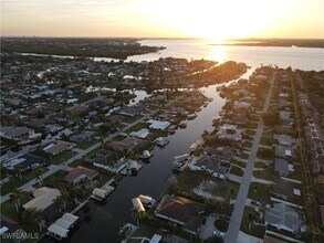 1041 N Waterway Dr in Ft. Myers, FL - Building Photo - Building Photo