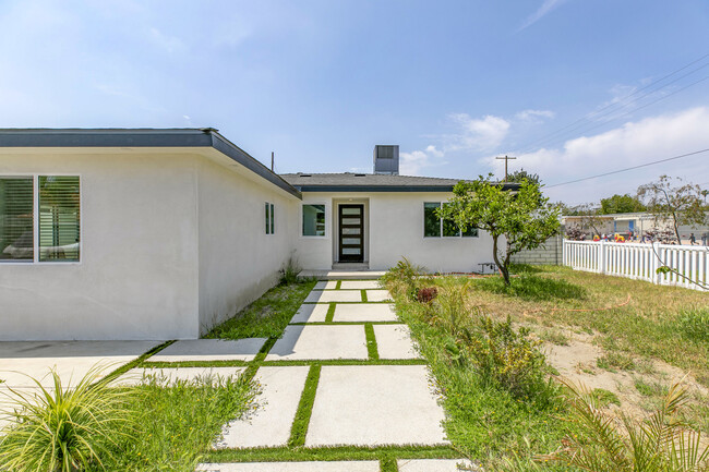 7759 Van Noord Ave in North Hollywood, CA - Building Photo - Building Photo