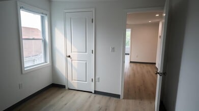 303 Boston Ave, Unit 3 in Medford, MA - Building Photo - Building Photo