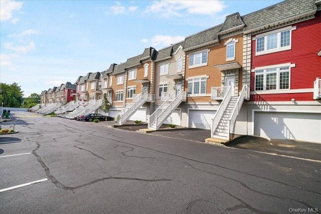 58 Alexander Ct in Nanuet, NY - Building Photo - Building Photo