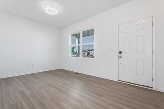 513 Carter Ave in Oswego, IL - Building Photo - Building Photo
