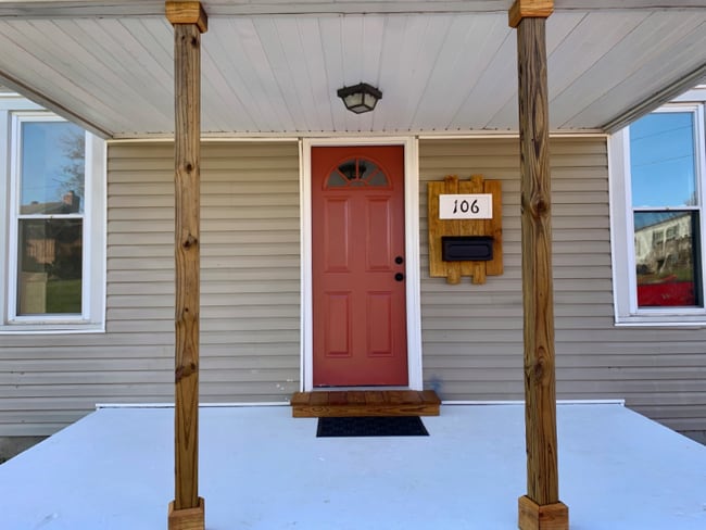 106 Spring Grove Ave in Salem, IN - Foto de edificio - Building Photo