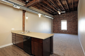 Rocket Transfer Lofts in Des Moines, IA - Foto de edificio - Interior Photo