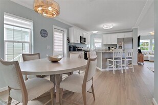 25 Emily Ln in Fort Myers Beach, FL - Building Photo