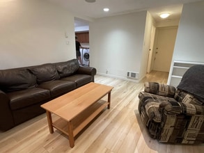 594 Westley Ave in Coquitlam, BC - Building Photo - Building Photo