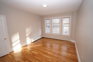 29 Ash St, Unit #1 in Boston, MA - Foto de edificio - Building Photo