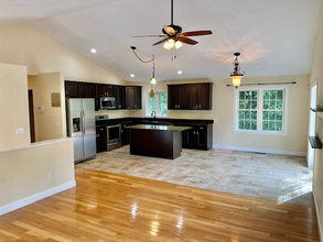 16 Cadorna Rd in Worcester, MA - Building Photo - Building Photo