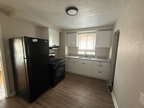 12085 Ashton Ave in Detroit, MI - Building Photo - Building Photo