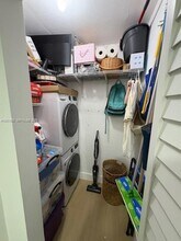 7927 SW 104th St in Miami, FL - Building Photo - Building Photo