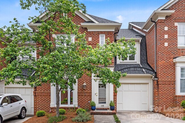 property at 1192 Hampton Gardens Ln