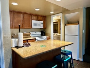 137 Laurel Mountain Rd in Mammoth Lakes, CA - Building Photo - Building Photo