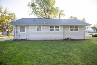 802 40th St SE in Cedar Rapids, IA - Building Photo - Building Photo