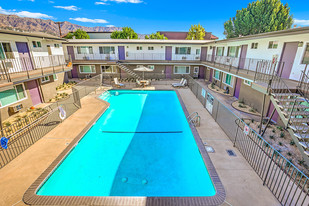 Luxe at Burbank Apartments