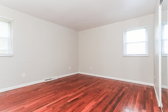 2597 Fulbourne Dr in Cincinnati, OH - Building Photo - Building Photo