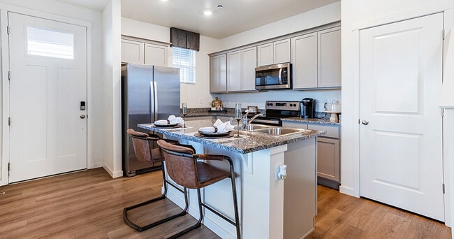 The Meadows at Tutt Village Townhomes in Colorado Springs, CO - Building Photo - Building Photo