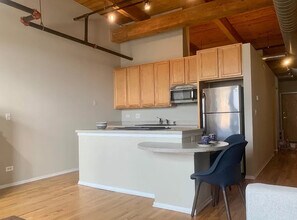 625 W Jackson Blvd, Unit 803 in Chicago, IL - Foto de edificio - Building Photo