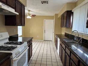 8010 Addicks Clodine Rd in Houston, TX - Building Photo - Building Photo