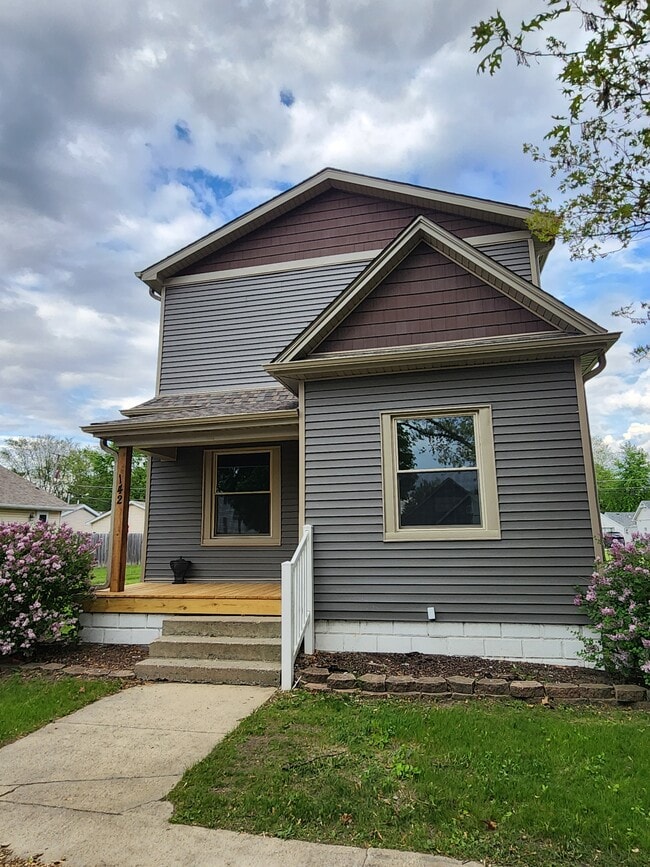 property at 142 N Fulton Ave