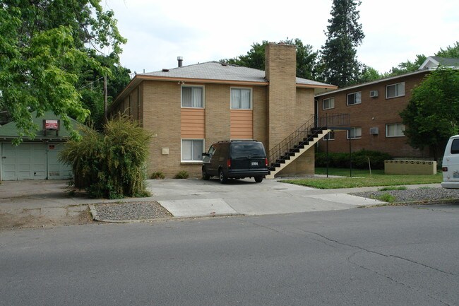 1218 W 10th Ave in Spokane, WA - Foto de edificio - Building Photo