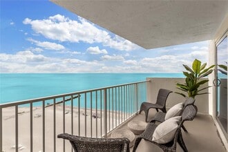 2301 Gulf of Mexico Dr in Longboat Key, FL - Building Photo - Building Photo