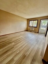 1110 2nd St SE in Valley City, ND - Building Photo - Building Photo