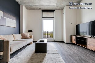 150 N Ashland Ave in Chicago, IL - Building Photo