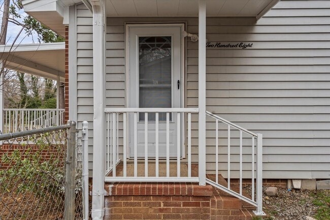 208 Tomberlin Rd in Mount Holly, NC - Building Photo - Building Photo