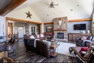 710 Birch Point Dr in Whitefish, MT - Foto de edificio - Building Photo