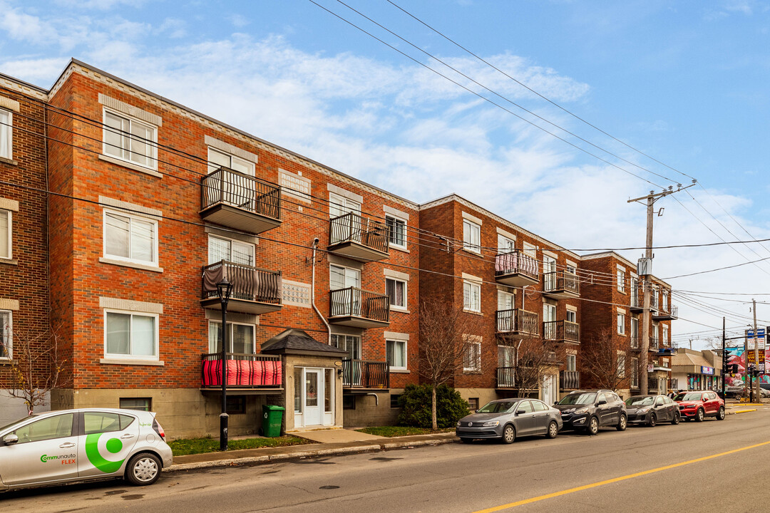 4570 Bélanger Rue in Montréal, QC - Building Photo