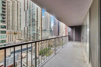 10 E Ontario St, Unit 1110 in Chicago, IL - Building Photo - Building Photo