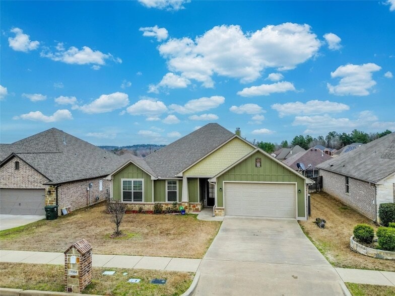 7364 Flat Rock Ln in Tyler, TX - Building Photo