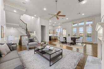 2202 Lakeshore Edge Dr in Houston, TX - Building Photo - Building Photo