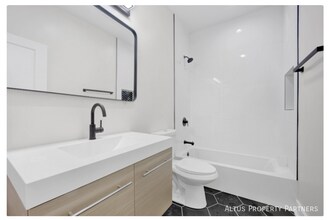 4927 S Prairie Ave in Chicago, IL - Building Photo - Building Photo