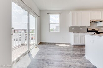 4323 Chelsea Mnr Cir in Aurora, IL - Building Photo - Building Photo