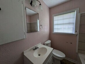 12843-12849 Hamshire Rd in Hamshire, TX - Building Photo - Building Photo