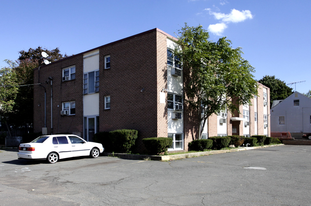 29 Charles St in New Brunswick, NJ - Building Photo